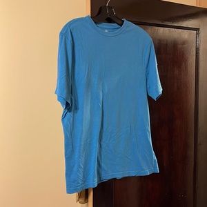MOVING SALE NO HAGGLING UNISEX ATHLETIC PERFORMANCE MEDIUM LT BLUE BLEND TEE